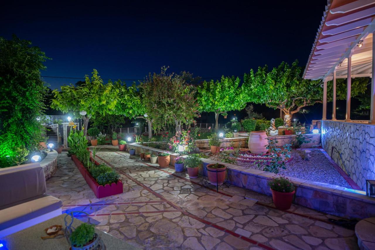 Rock Garden Villa Marantochori Exterior photo